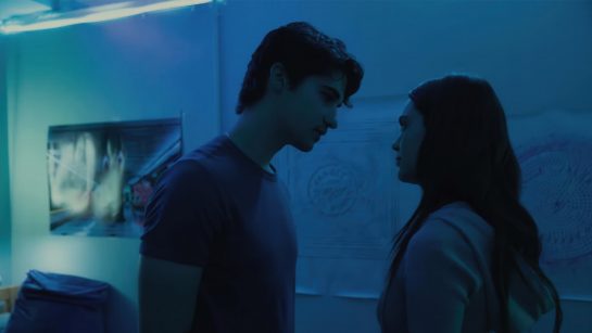 Кадр из 8 серии 1 сезона сериала «Друзья и соседи»